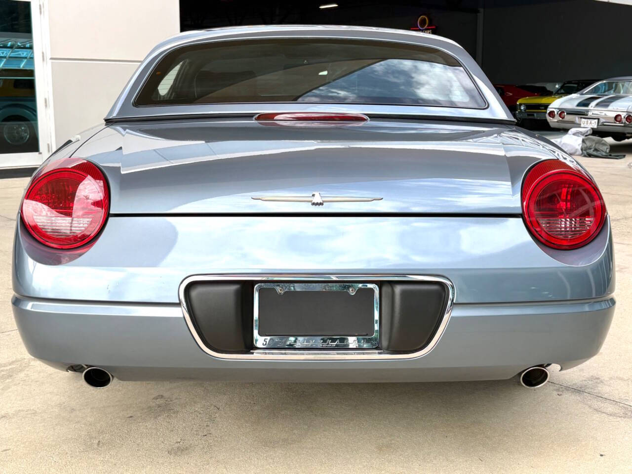 2005 Ford Thunderbird 28