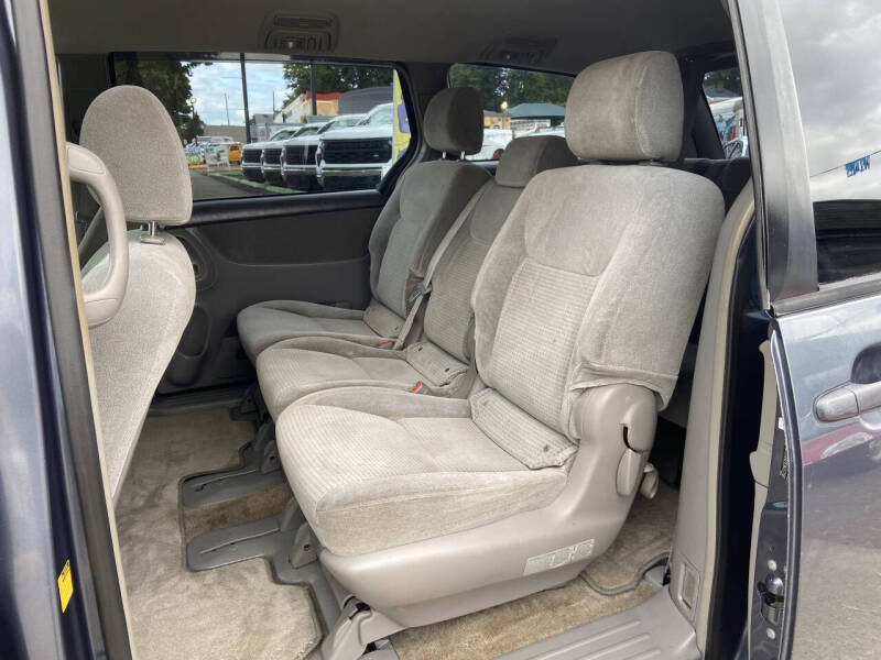 2006 Toyota Sienna CE 8 Passenger