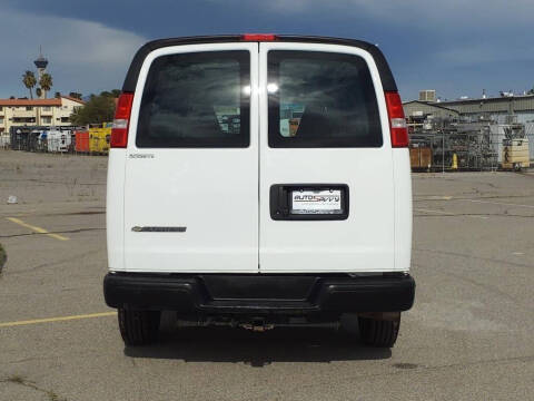 2024 Chevrolet Express 2500