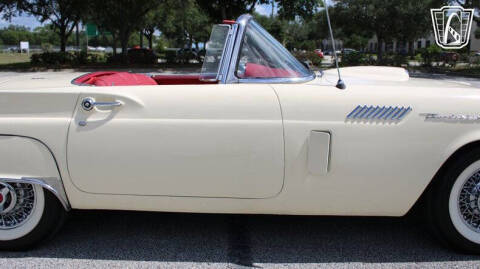 1957 Ford Thunderbird