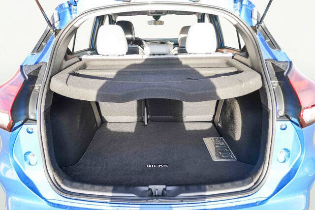 2024 Nissan Kicks SR