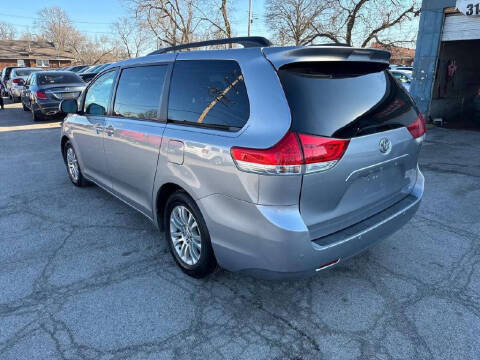 2011 Toyota Sienna