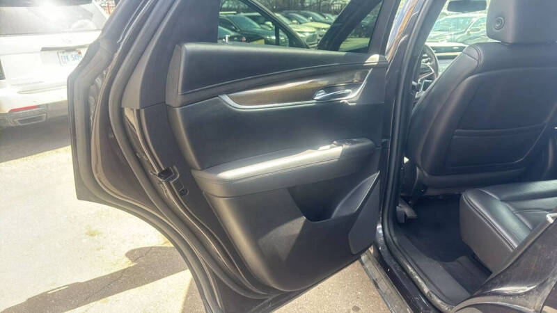 2017 Cadillac XT5 Platinum