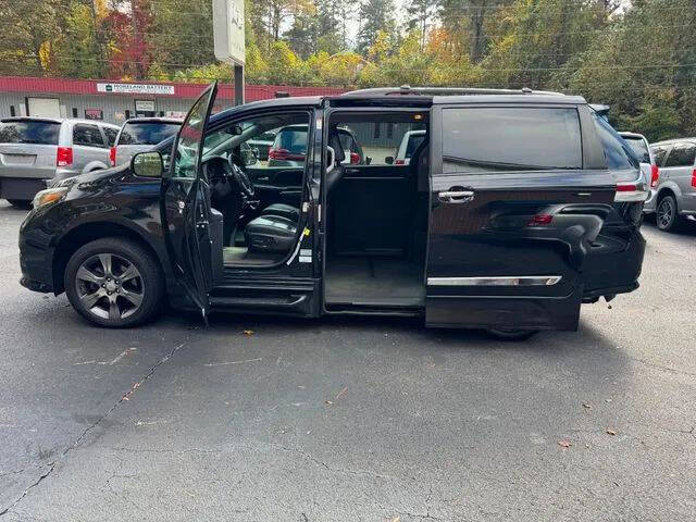 2015 Toyota Sienna SE Premium 8-Passenger