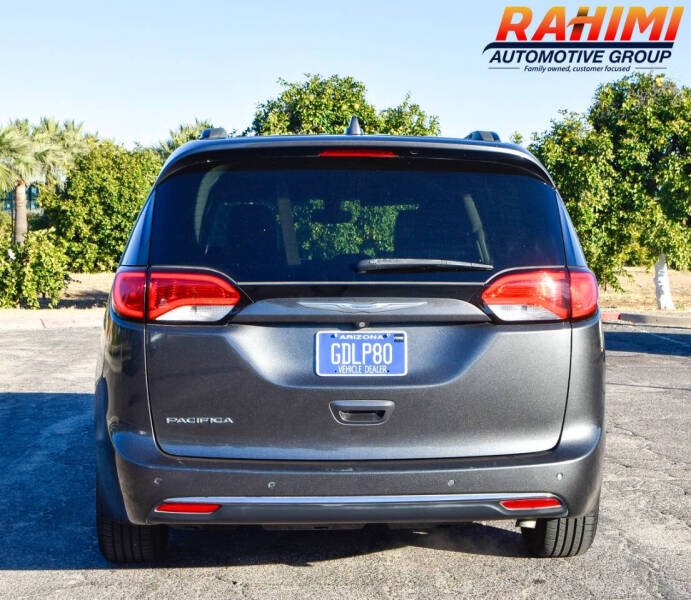 2017 Chrysler Pacifica Touring-L