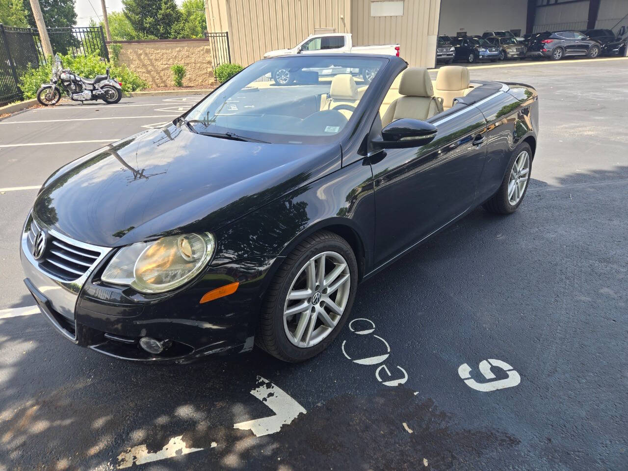 Black 2010 Volkswagen Eos Lux Convertible Lux 2dr Convertible 2