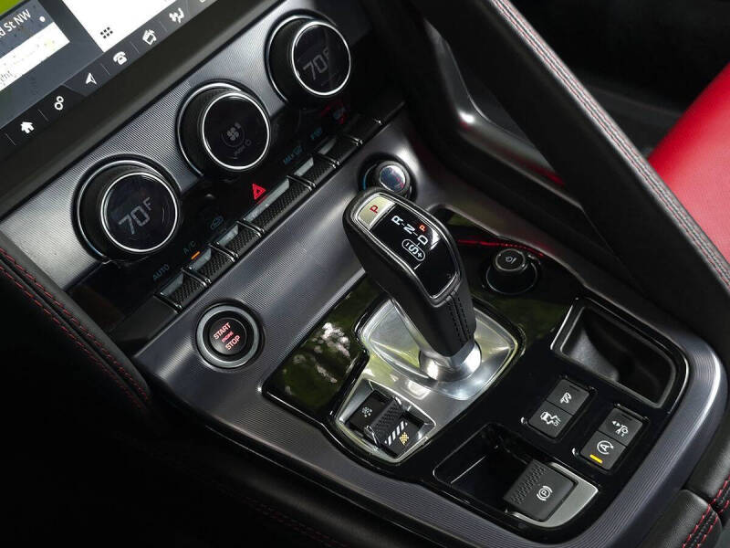 2023 Jaguar F-TYPE R