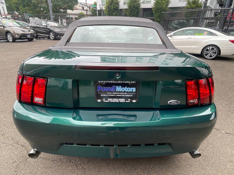 2001 Ford Mustang