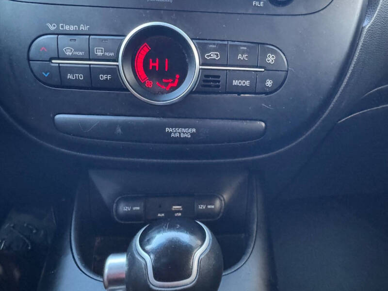 2017 Kia Soul +