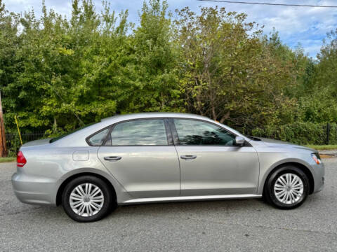 2014 Volkswagen Passat 1.8T S PZEV
