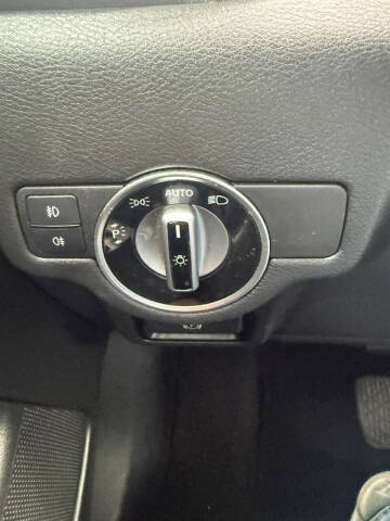 2017 Infiniti QX30 Premium