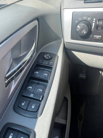 2009 Chrysler Town and Country Limited