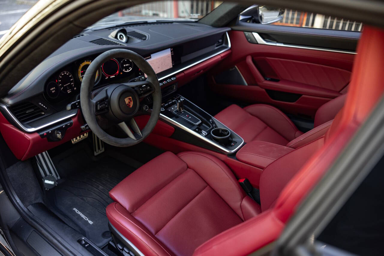 2023 Porsche 911 23