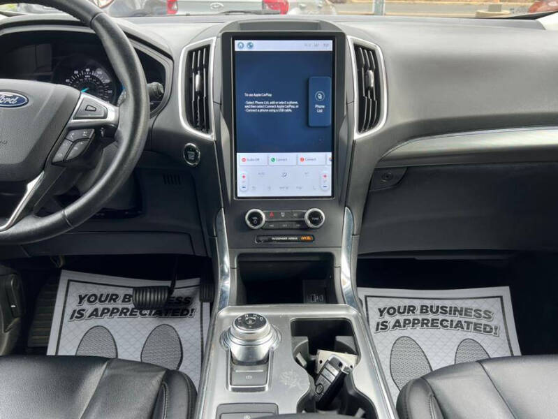 2022 Ford Edge Titanium