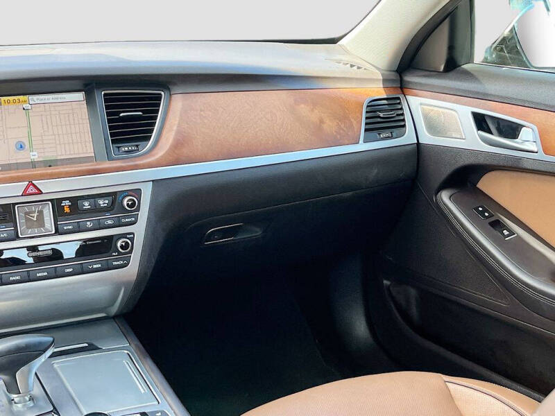 2020 Genesis G80