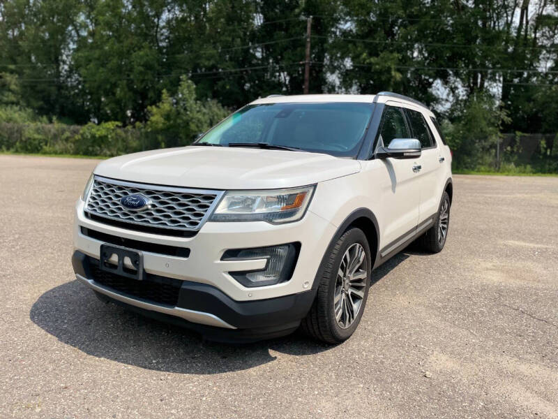 2016 Ford Explorer Platinum's photo