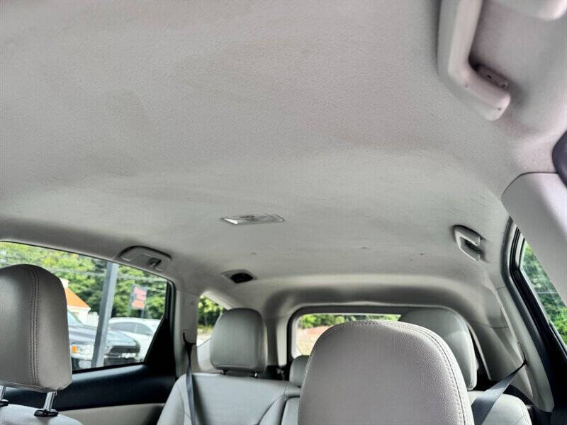 2014 Toyota Prius v Two