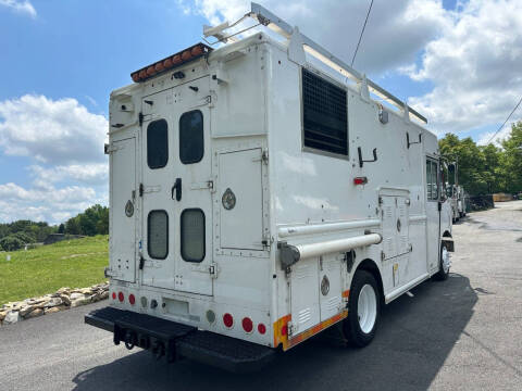 2016 Freightliner MT45 Chassis