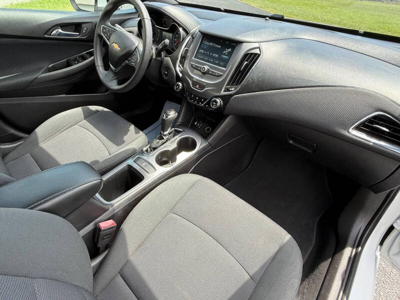 2017 Chevrolet Cruze LT Auto