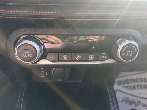 2020 Nissan Kicks SR