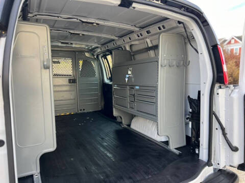 2023 GMC Savana 2500