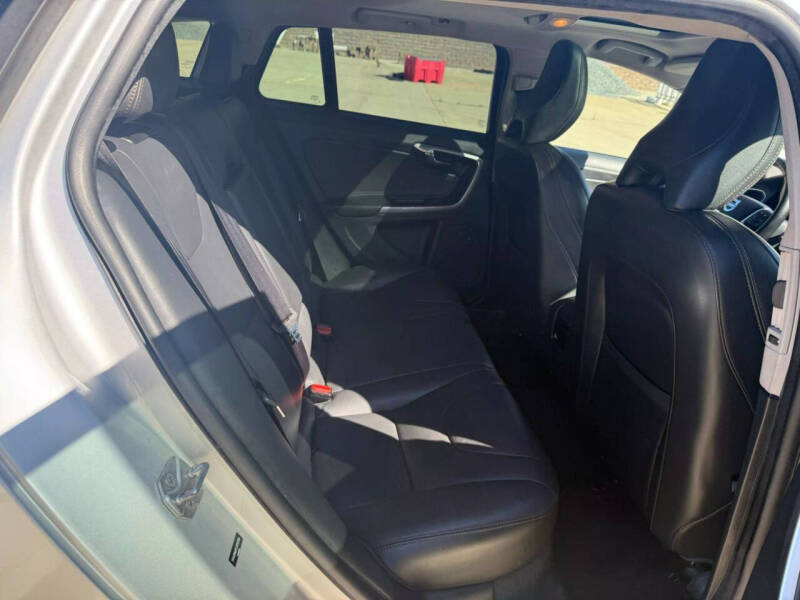 2018 Volvo V60 Cross Country T5 Platinum