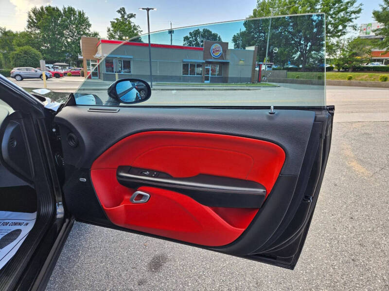 2015 Dodge Challenger SXT Plus