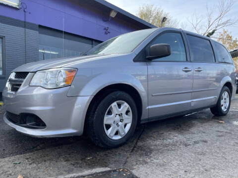 2013 Dodge Grand Caravan for sale at Carmen's Auto Sales in Hazel Park MI