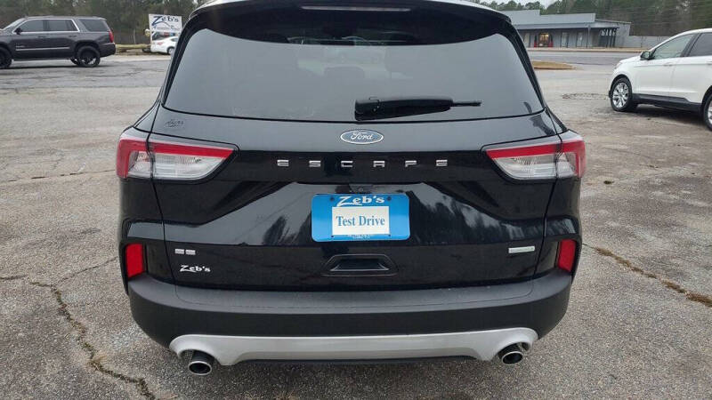 2020 Ford Escape SE