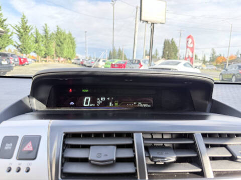 2012 Toyota Prius v Five