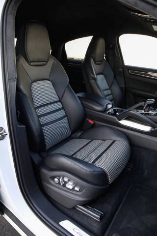 2020 Porsche Cayenne Turbo Coupe