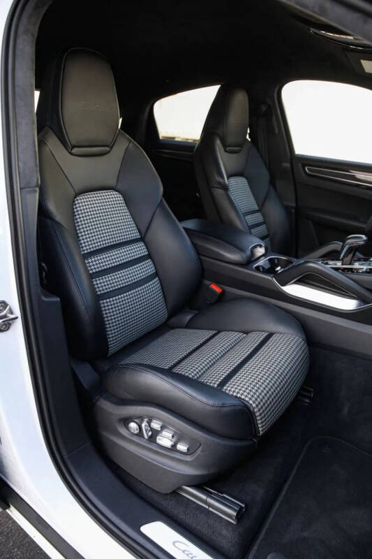 2020 Porsche Cayenne Turbo Coupe