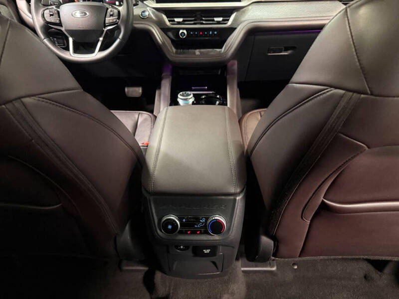 2025 Ford Explorer Platinum