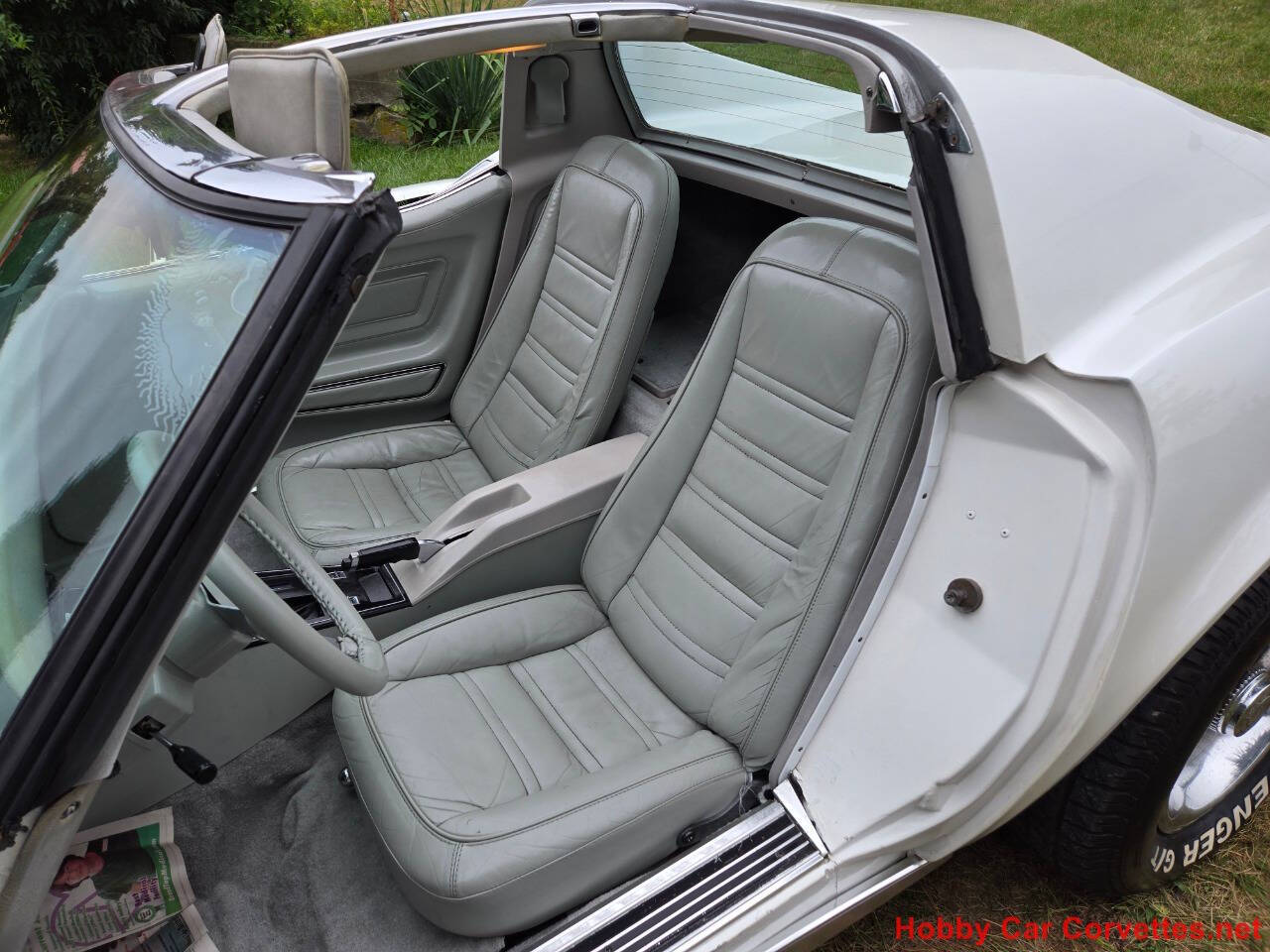 1977 Chevrolet Corvette 26