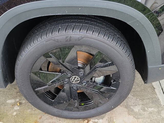 2025 Volkswagen Taos SE