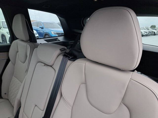 2026 Volvo XC90 T8 Plus 7P