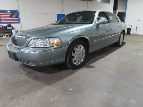 2003 Lincoln Town Car Signature