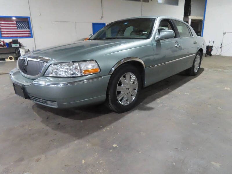 2003 Lincoln Town Car Signature