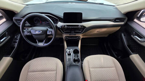 2020 Ford Escape SE