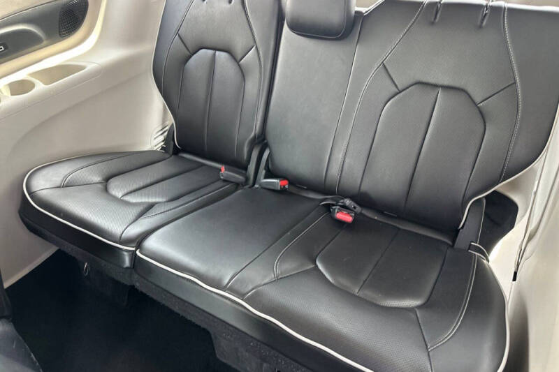2023 Chrysler Pacifica Plug-In Hybrid Limited
