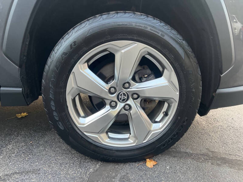 2021 Toyota RAV4 Hybrid XLE Premium