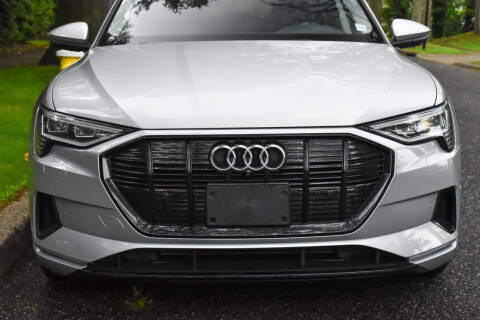 2021 Audi e-tron quattro Premium Plus