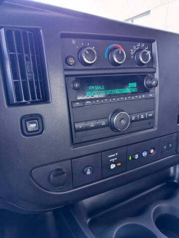 2025 Chevrolet Express 2500