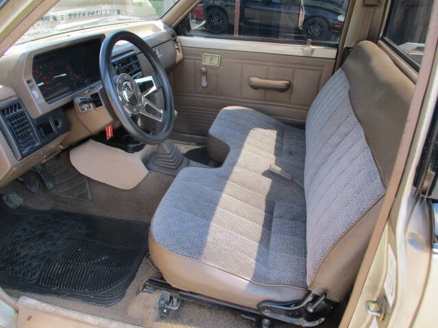 1987 Mazda B-Series B2000 LX