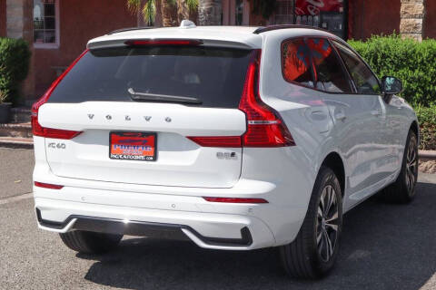 2024 Volvo XC60 B5 Core Dark Theme