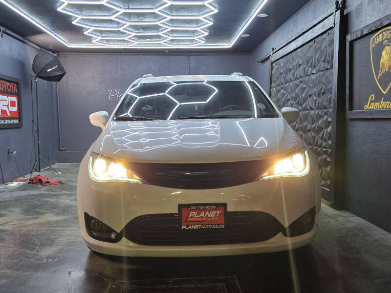 2019 Chrysler Pacifica Hybrid Touring L 35th Anniversary