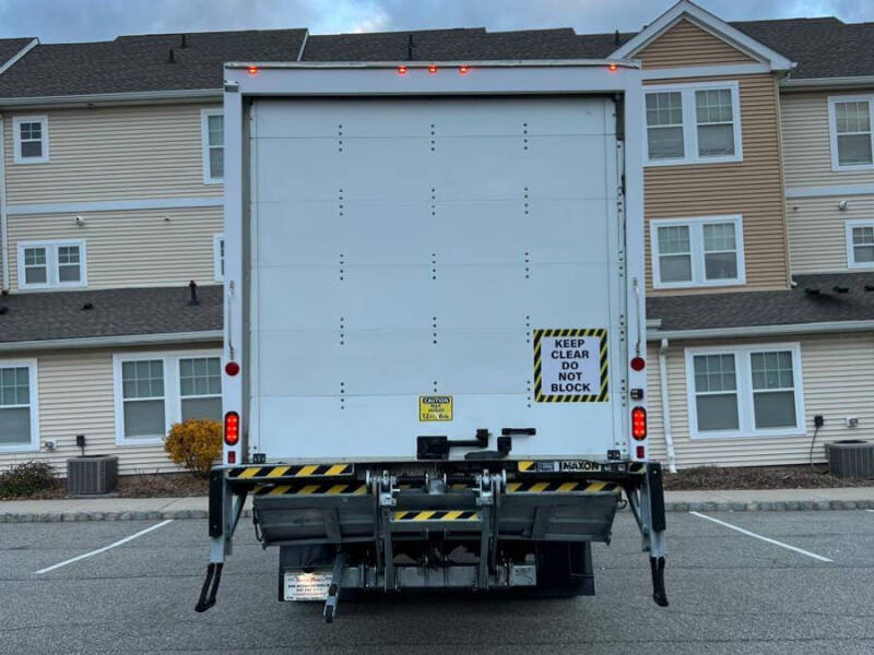 2020 Freightliner M2 106