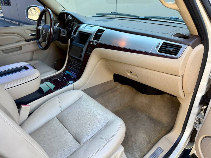 2012 Cadillac Escalade ESV Luxury