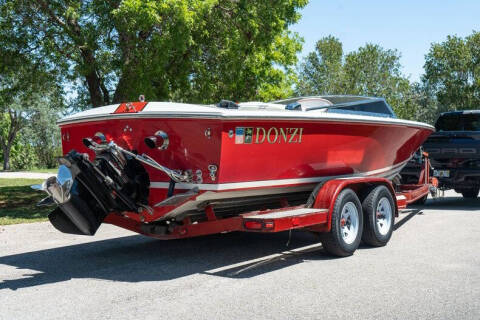 1994 Donzi Marine Classic 22