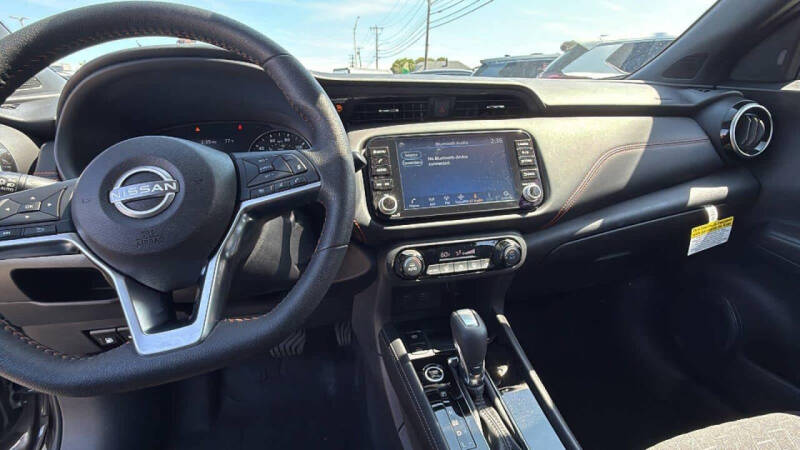2024 Nissan Kicks SR